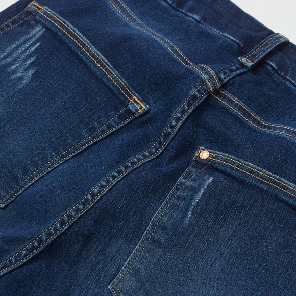 NWT H&M Curvy Fit Embrace Ankle Jeans, 8 - Picture 2 of 2